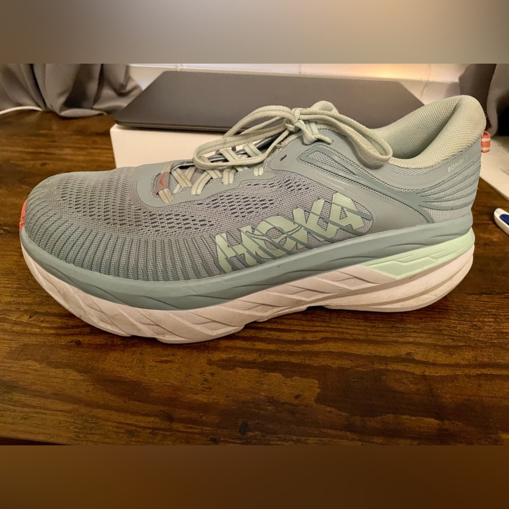 Hoka One One Women’s Size 10D W Bondi 7 Grey color